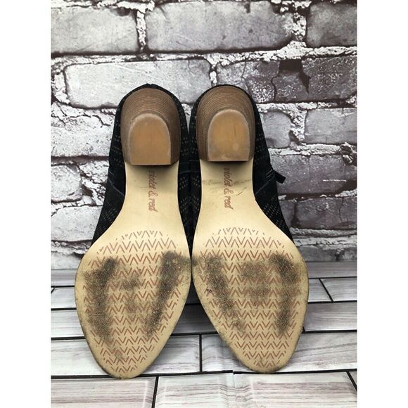 Violet & Red Jensen Black Suede Perforated Ankle Boots Block Heels Women Sz 6M - Picture 15 of 16